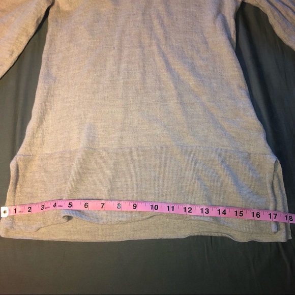 Tahari Extra Fine Merino Wool Turtleneck Sweater - Picture 9 of 10